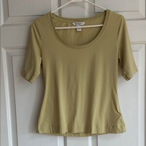 Athleta Olive Scoop Neck Short Sleeve Tee